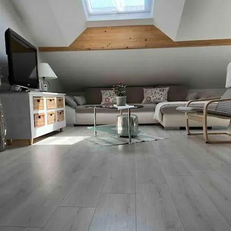 Komm A La Maison Apartment
