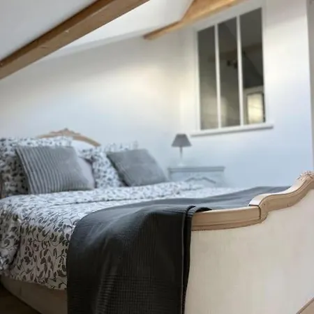 Komm A La Maison Apartment